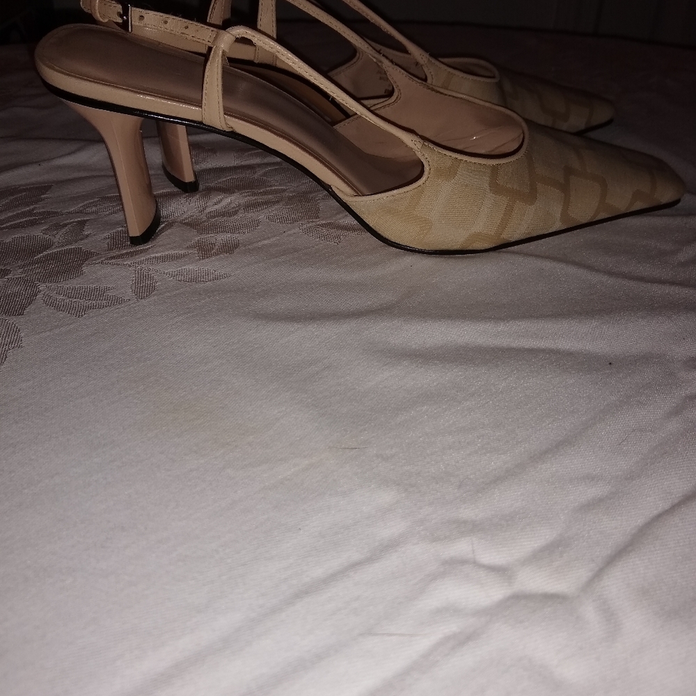 Shoes - Picture 10 of 10